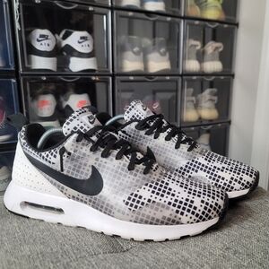 NIKE AIR MAX TAVAS PIXEL